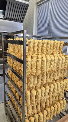 Копченый сыр &laquo;Косичка&raquo; в термокамере Ижица