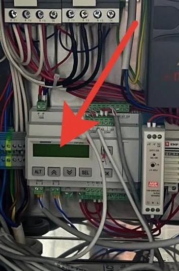 Сенсорная панель показывает ошибку PLC No Response. Фото 3