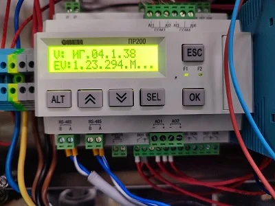 Сенсорная панель показывает ошибку PLC No Response. Фото 4