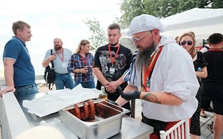 Участие в выставке со своей копченой продукцией