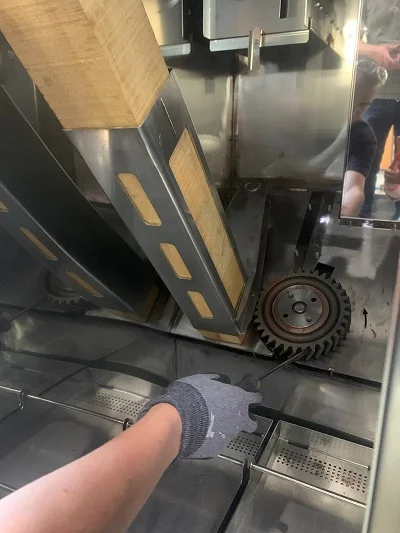 Шумно, с вибрацией работает фреза дымогенератора Ф15