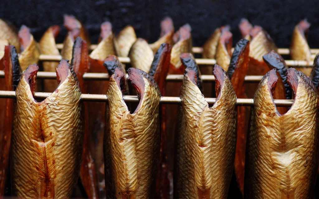 Можно ли коптить мясо с кожей